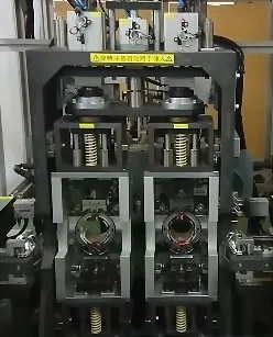 TWM-901S Two Poles Type Stator Winding Machine (with one axle) in operation